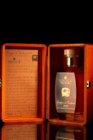 Acquista la Riserva Speciale Grappa di Barbera Millesimata Sibona su Arswine.it